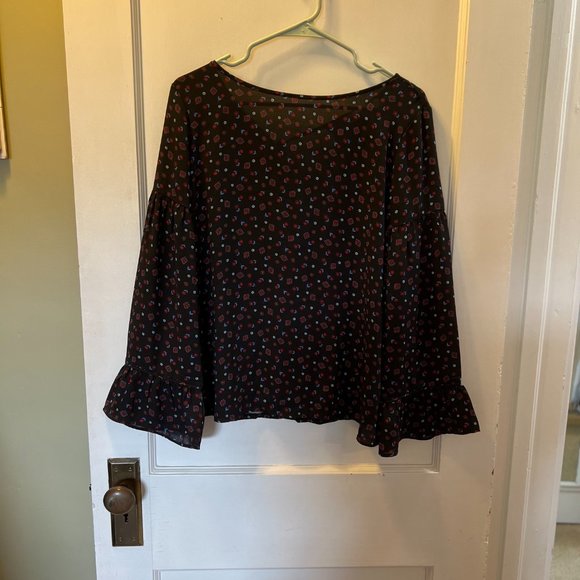 Modern Style with a Twist: LOFT Black Patterned Long Sleeve Mixed Media Shirt - Picture 4 of 4